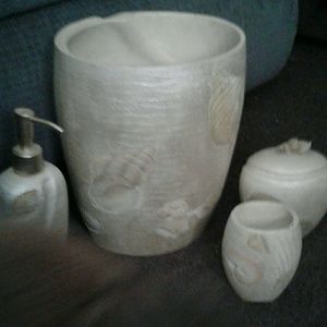 Seashell bathroom set